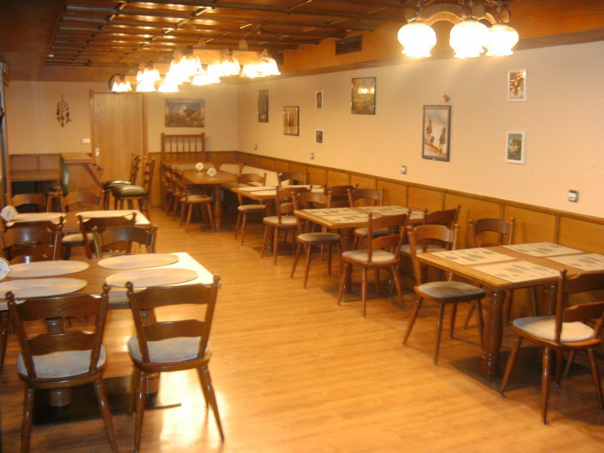 Monteurhotel Garni Alter Olper Hof Линдлар Екстериор снимка