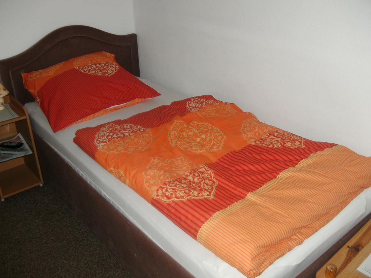 Monteurhotel Garni Alter Olper Hof Линдлар Екстериор снимка