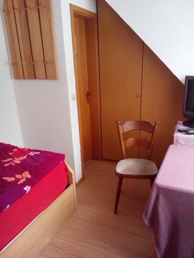 Monteurhotel Garni Alter Olper Hof Линдлар Екстериор снимка