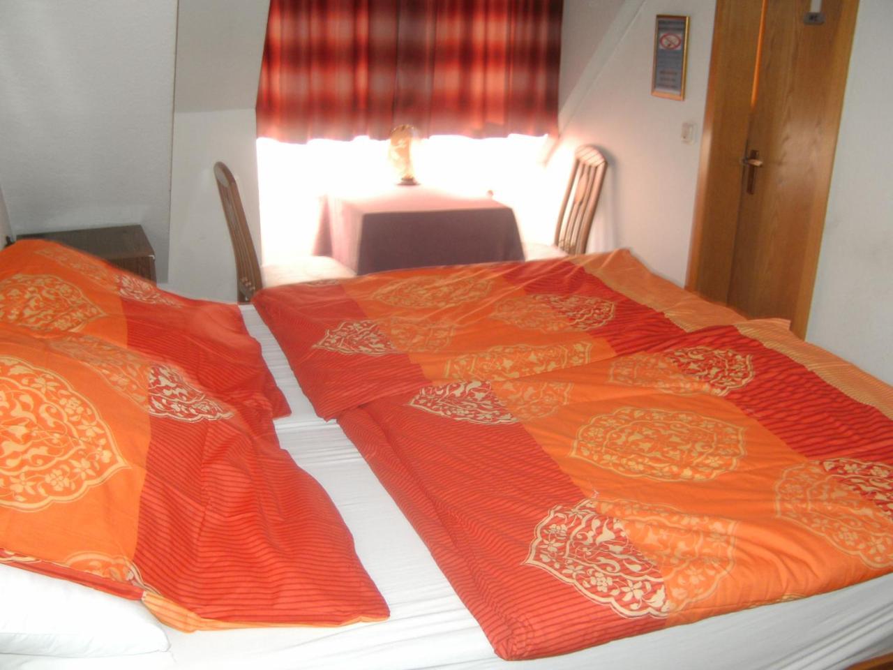 Monteurhotel Garni Alter Olper Hof Линдлар Екстериор снимка