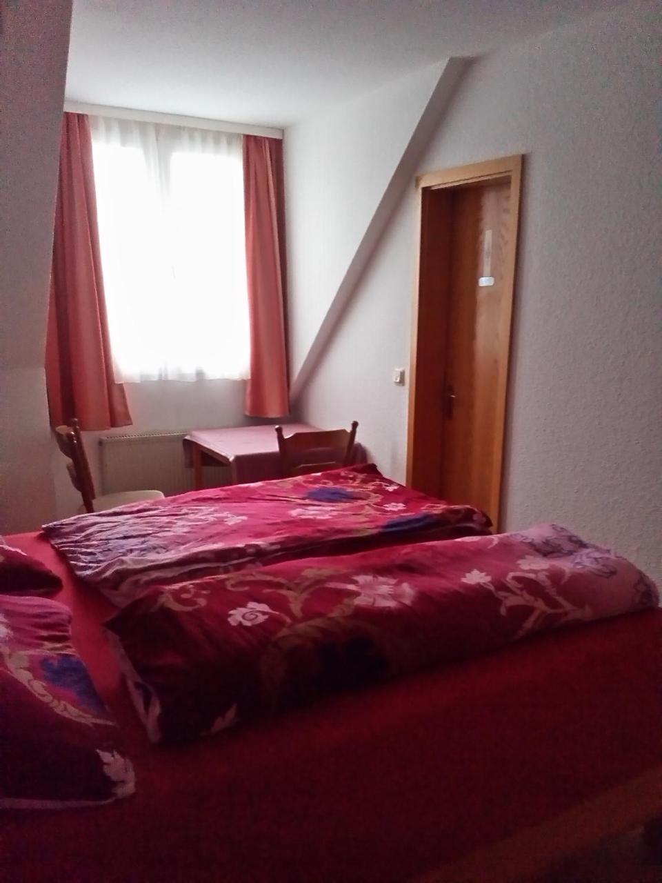 Monteurhotel Garni Alter Olper Hof Линдлар Екстериор снимка