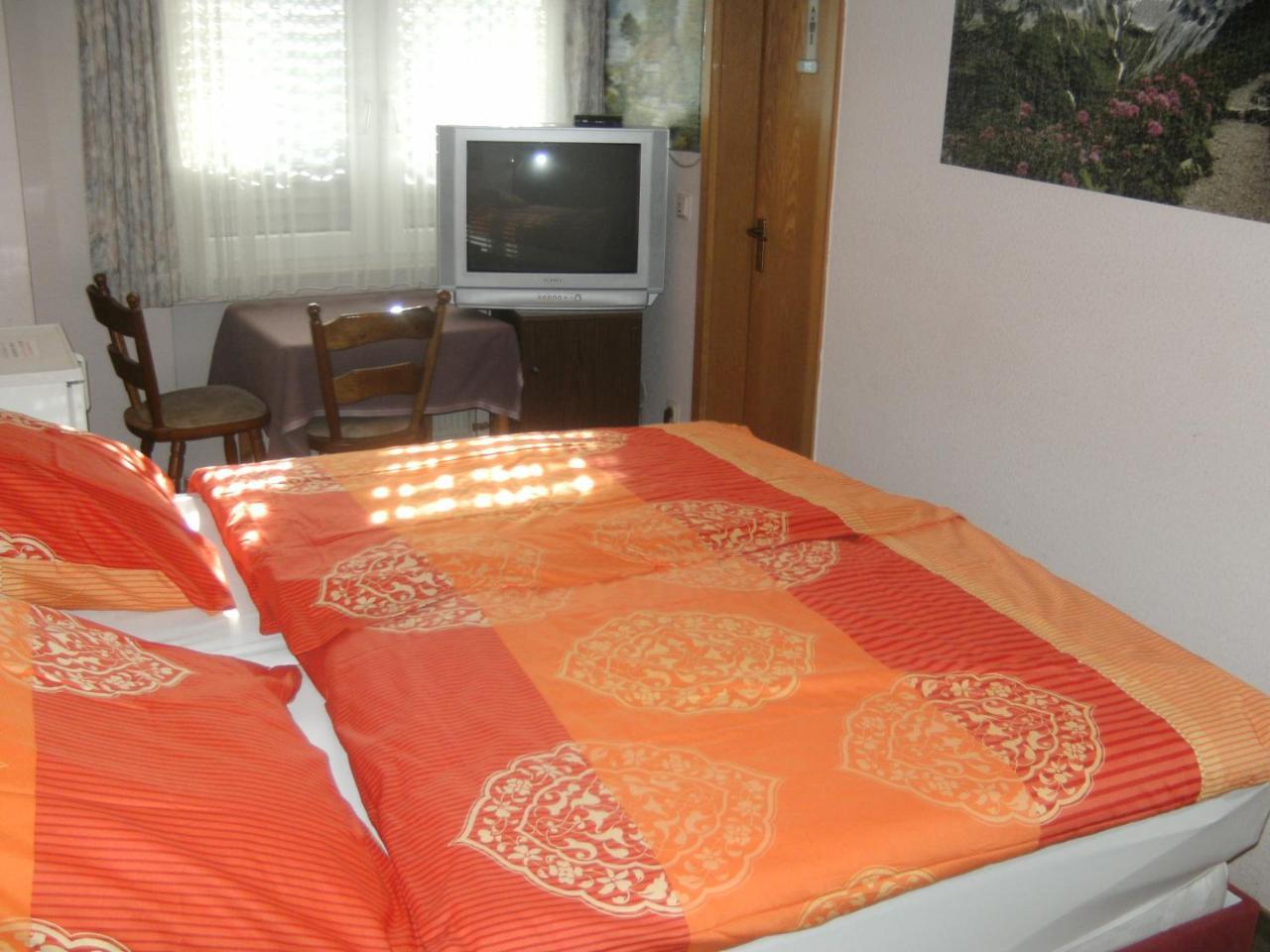 Monteurhotel Garni Alter Olper Hof Линдлар Екстериор снимка